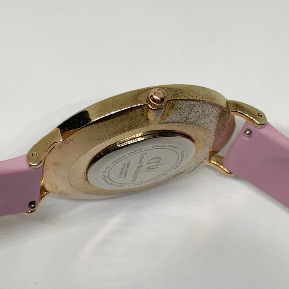 Daniel Wellington Classic B40R5 Women's Watch 40mm Gold tone case running - Picture 4 of 7